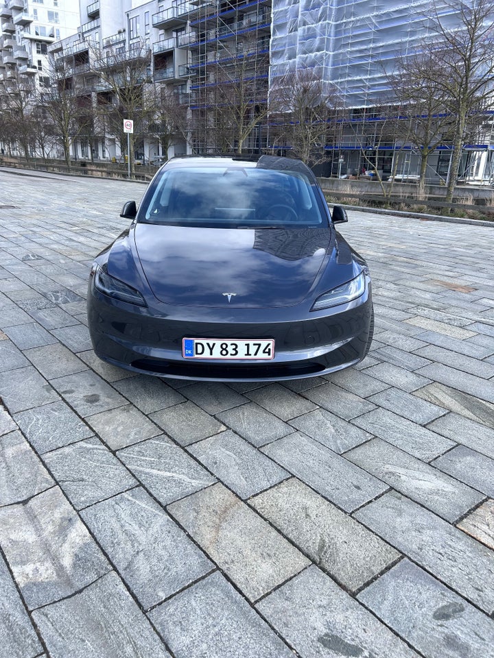 Tesla Model 3 RWD 4d
