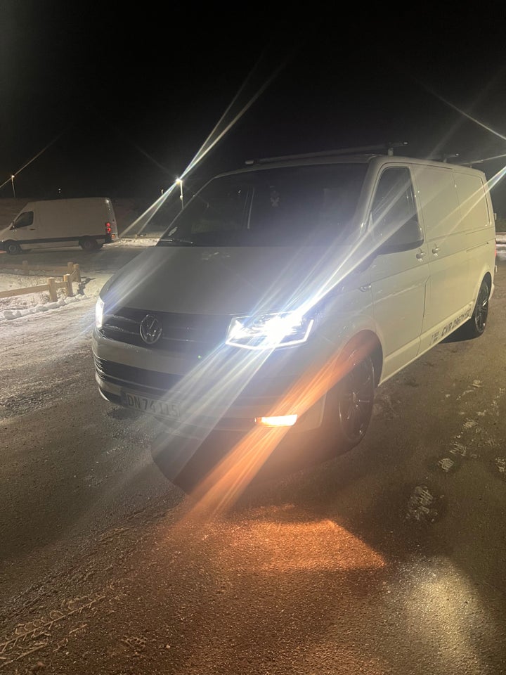 VW Transporter 2,0 TDi 204 Kassevogn DSG lang