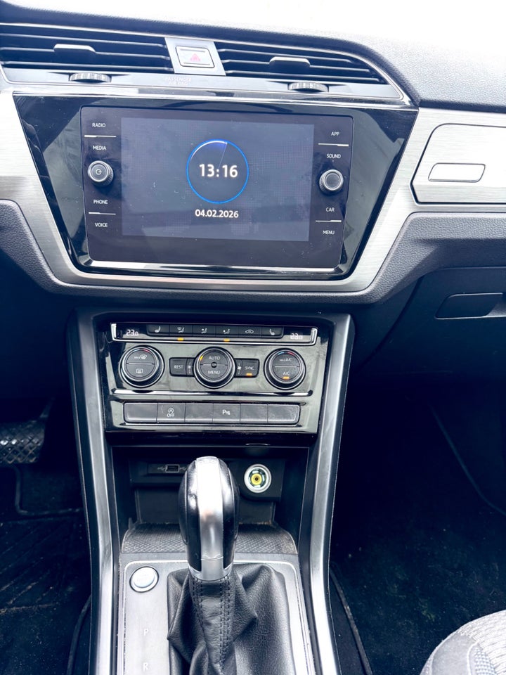 VW Touran 1,6 TDi 115 Comfortline Connect DSG 7prs 5d