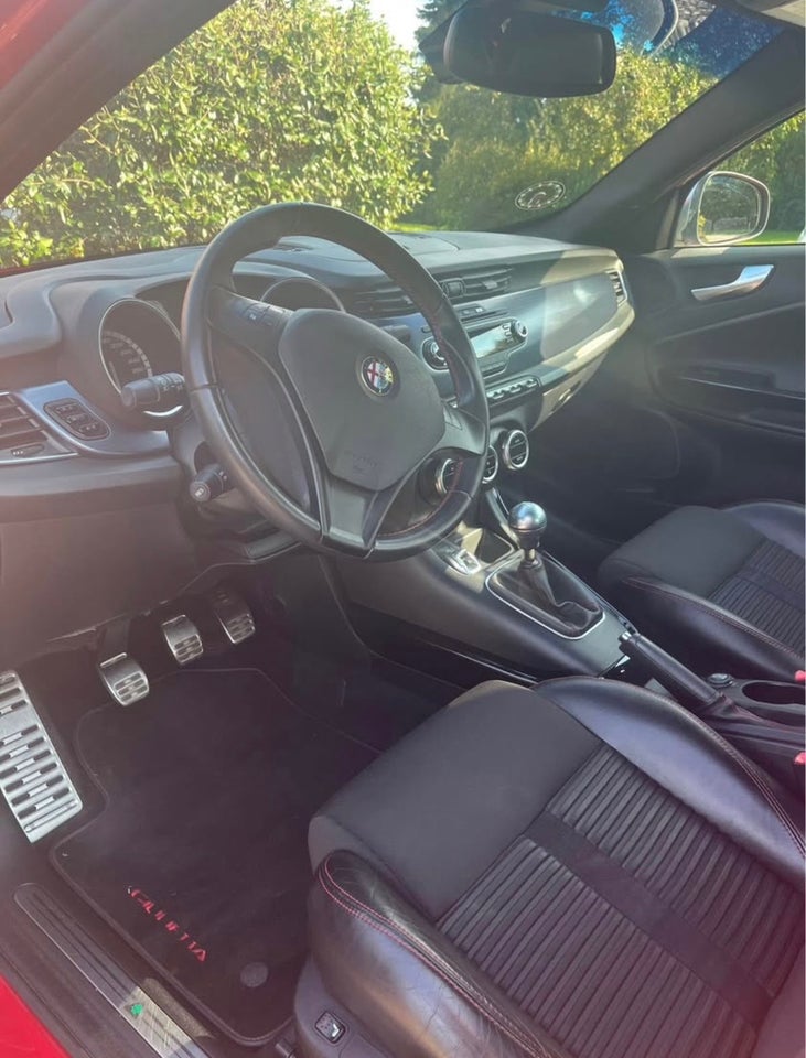 Alfa Romeo Giulietta 2,0 JTD 140 Distinctive 5d