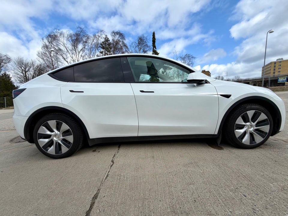 Tesla Model Y Long Range AWD 5d