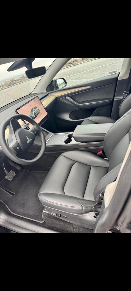 Tesla Model Y RWD 5d