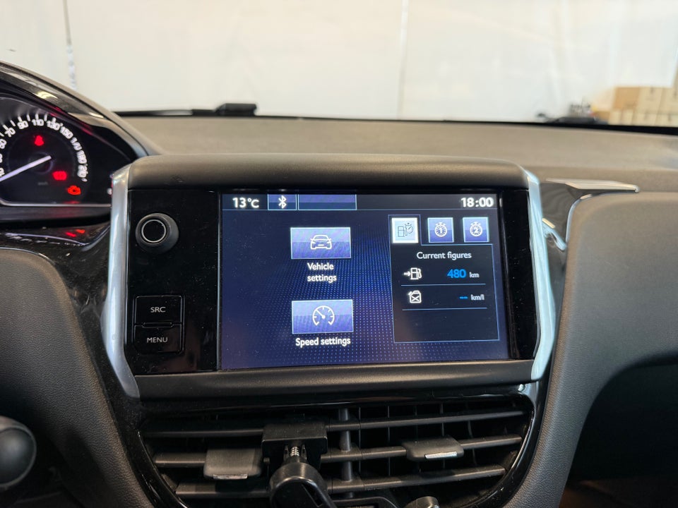 Peugeot 208 1,2 VTi Allure Sky 5d