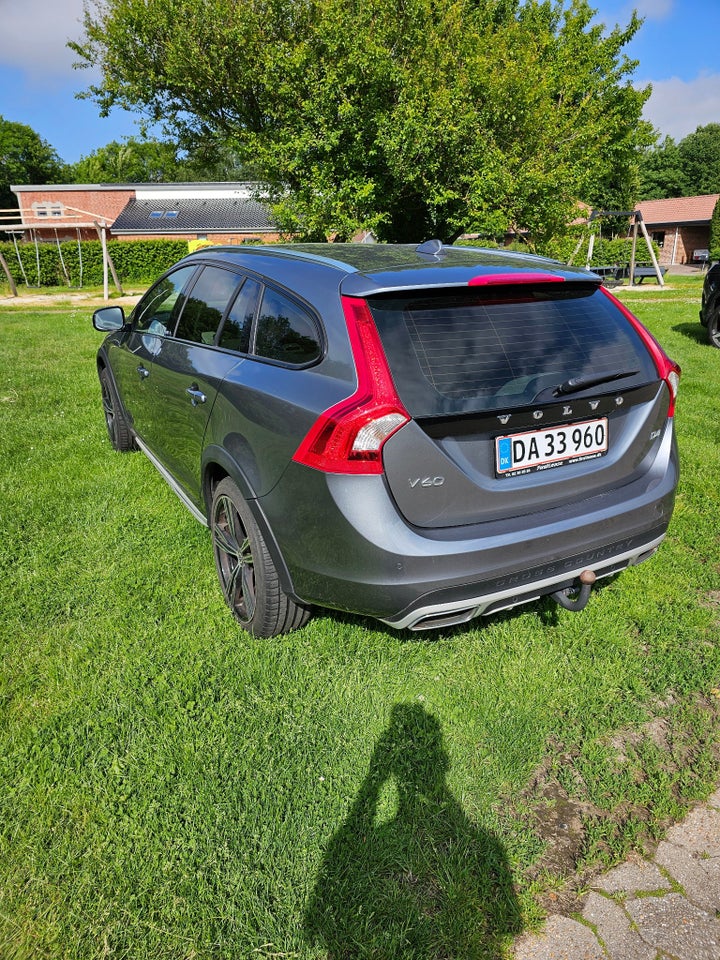 Volvo V60 CC 2,0 D4 190 Momentum aut. 5d