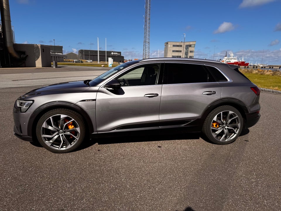Audi e-tron 55 quattro 5d