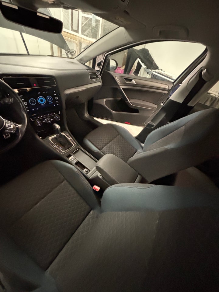 VW Golf VII 1,6 TDi 115 IQ.Drive Variant DSG 5d