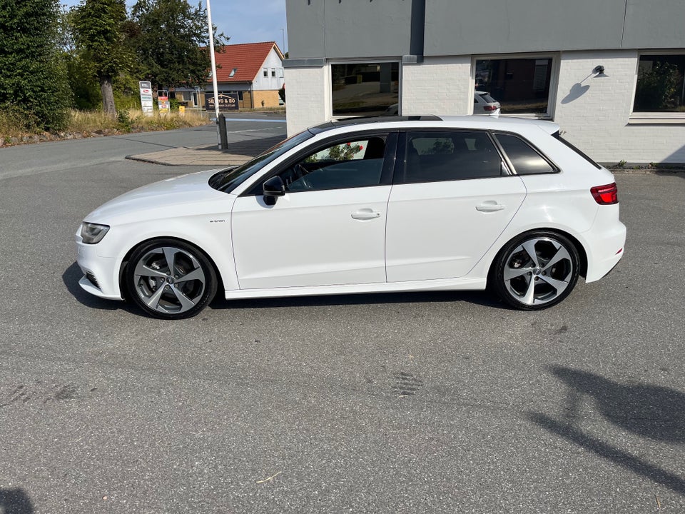 Audi A3 1,4 e-tron S-line Sportback S-tr. 5d