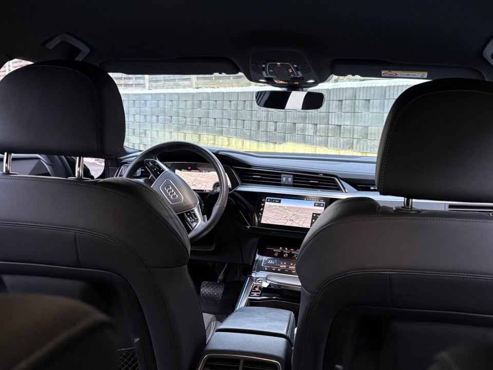 Audi Q8 e-tron 55 Advanced quattro 5d