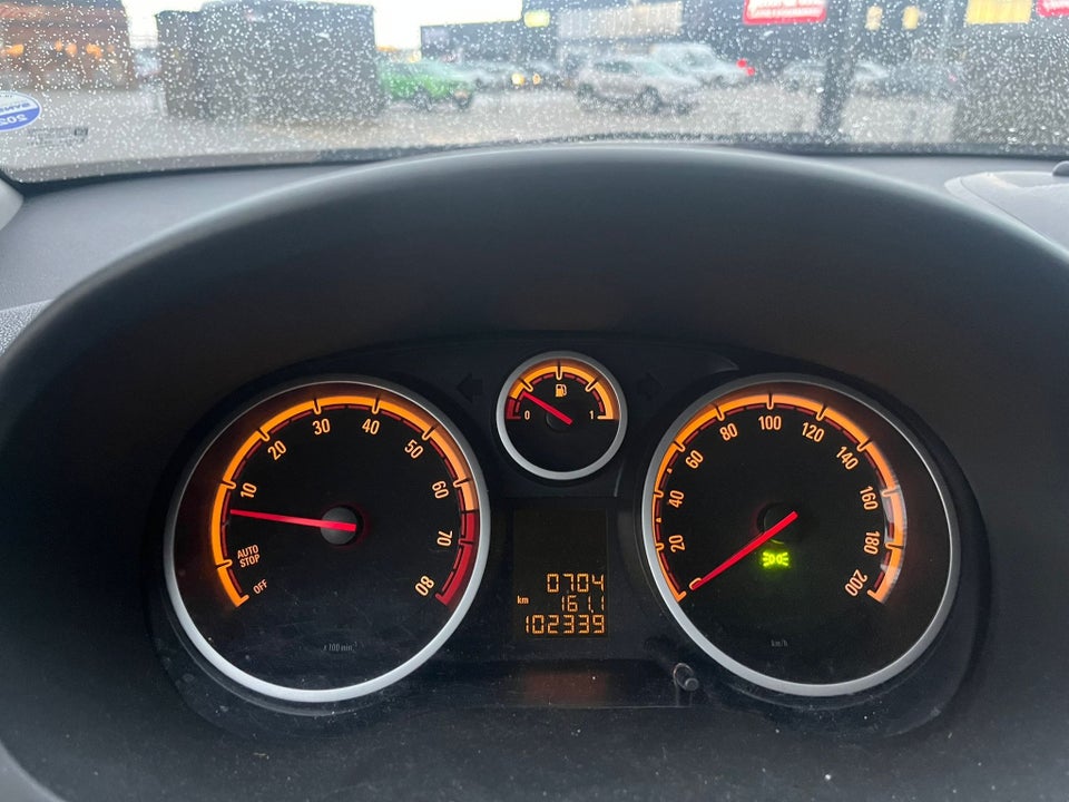 Opel Corsa 1,4 16V Cosmo 5d