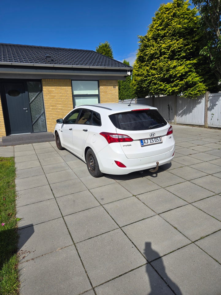 Hyundai i30 1,6 GDi Style CW Eco 5d