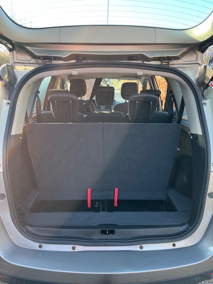 Renault Grand Scenic III 1,6 16V Expression 7prs 5d