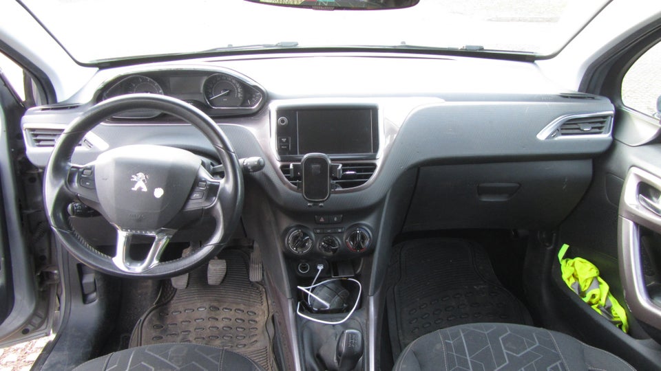 Peugeot 2008 1,2 VTi 82 Active 5d