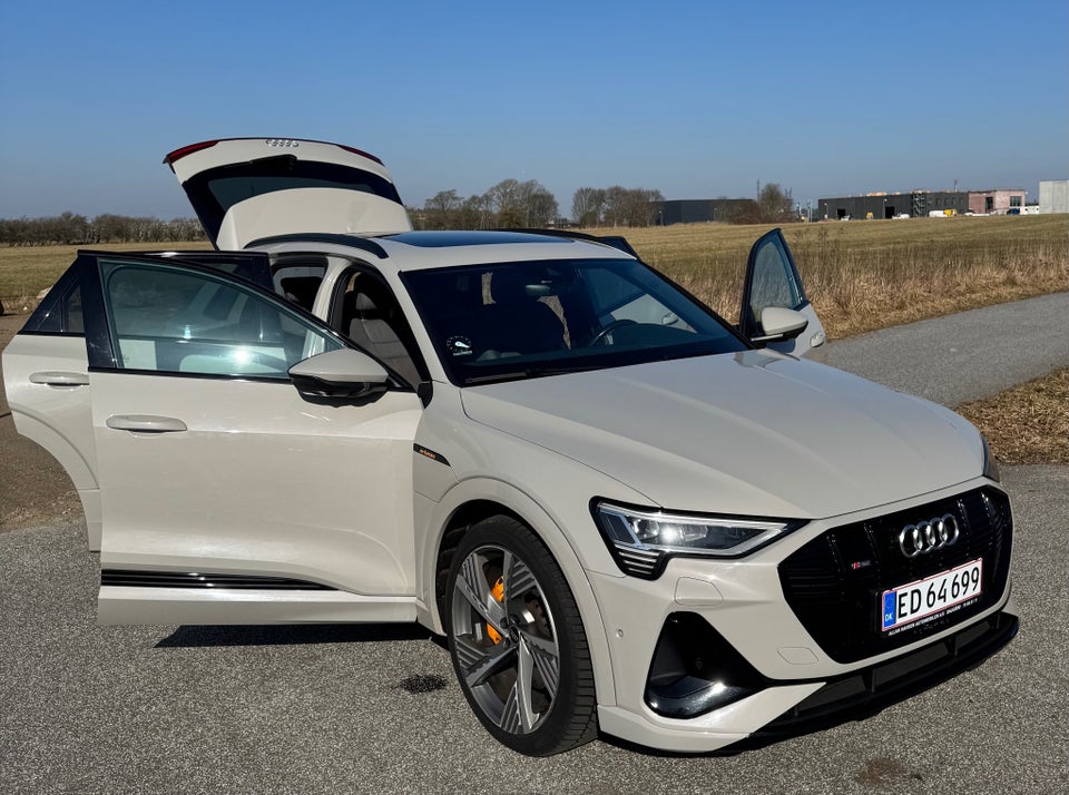 Audi e-tron 55 S-line quattro 5d