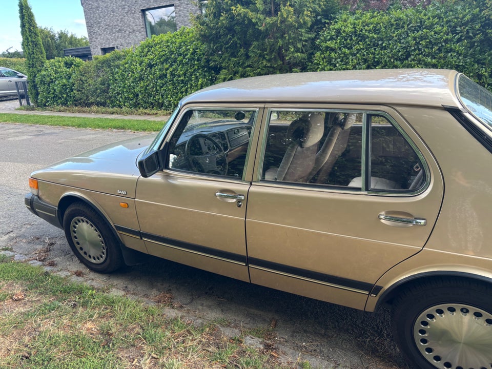 Saab 900 2,0  5d