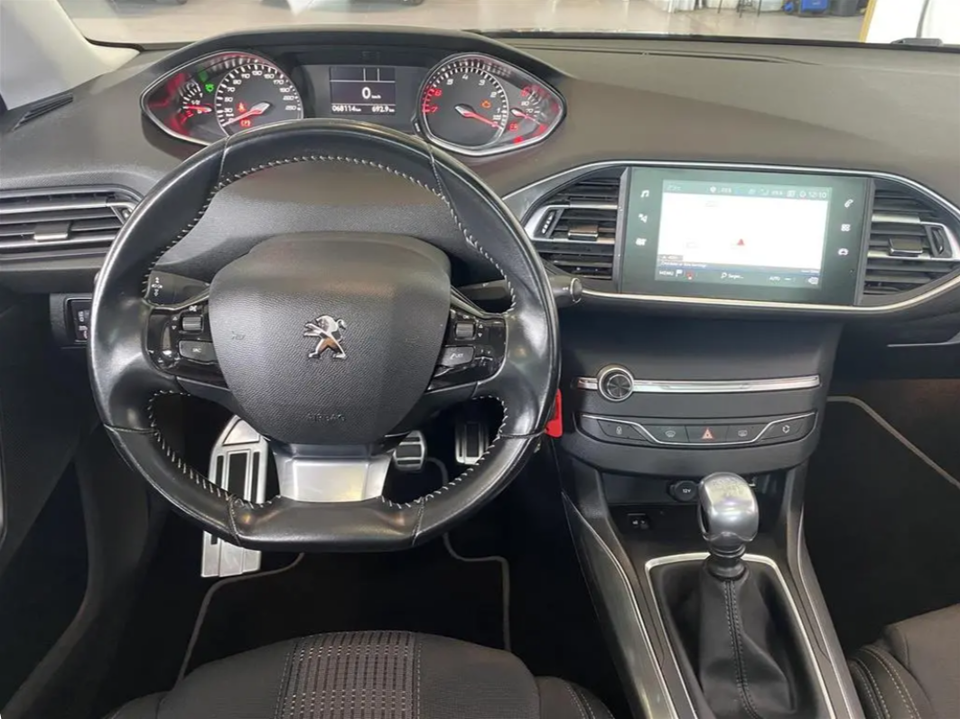 Peugeot 308 1,2 e-THP 130 Selection Sky SW 5d