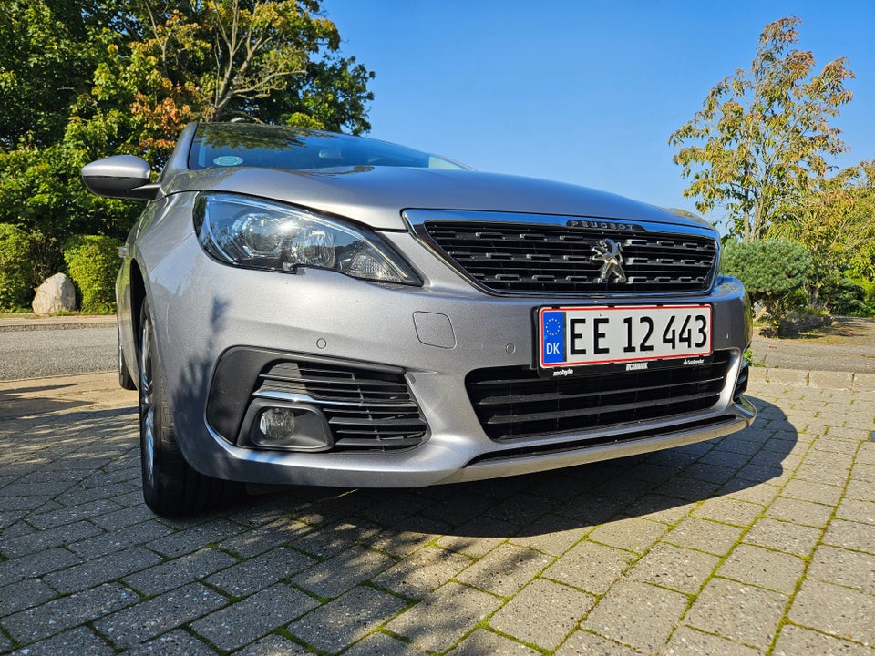 Peugeot 308 1,6 BlueHDi 120 Allure Sky SW 5d