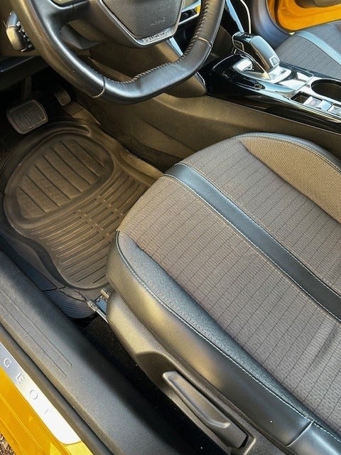 Peugeot 208 1,2 PureTech 100 Allure EAT8 5d