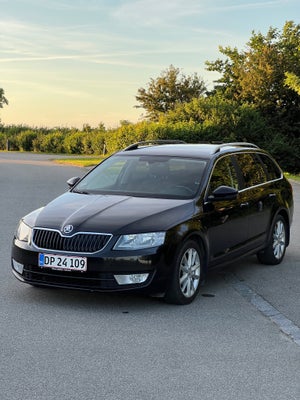 Skoda Octavia 2,0 TDi 150 Elegance Combi DSG 5d