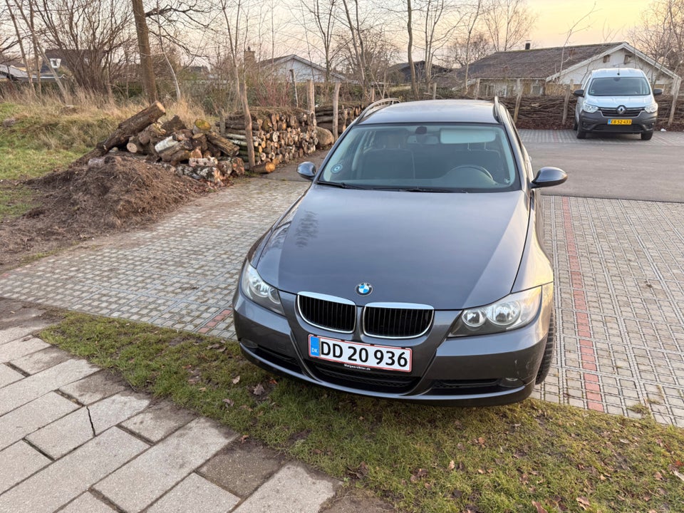 BMW 320i 2,0 Touring 5d