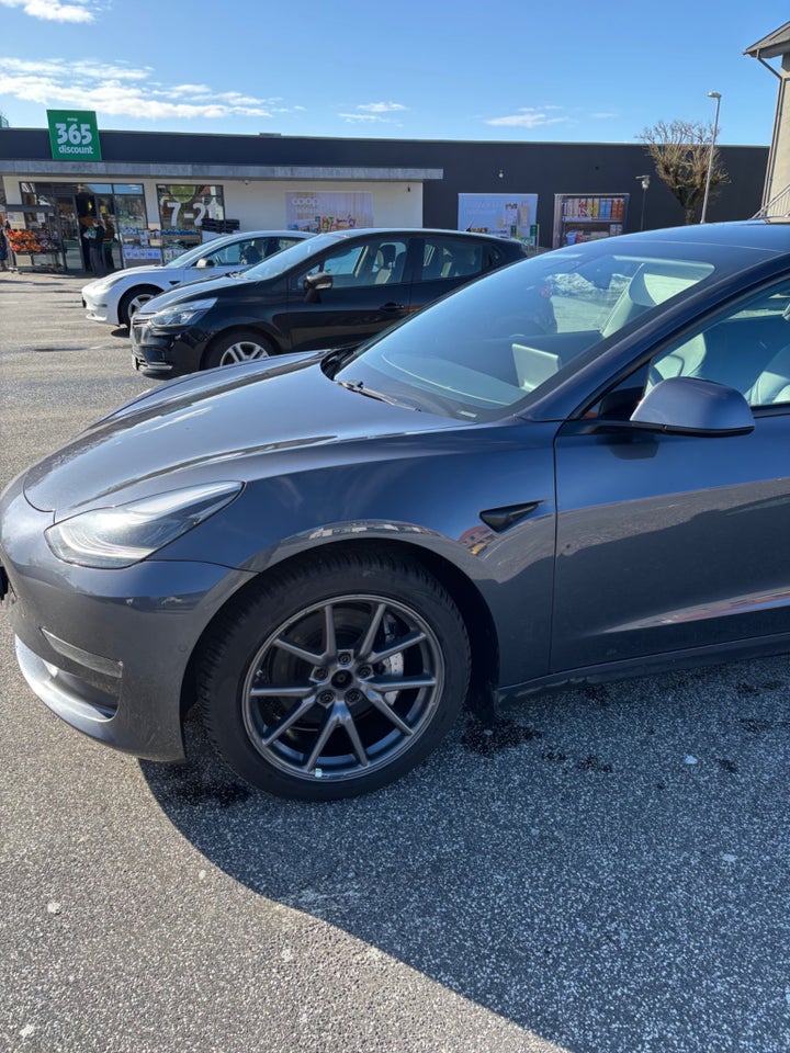 Tesla Model 3 Long Range AWD 4d