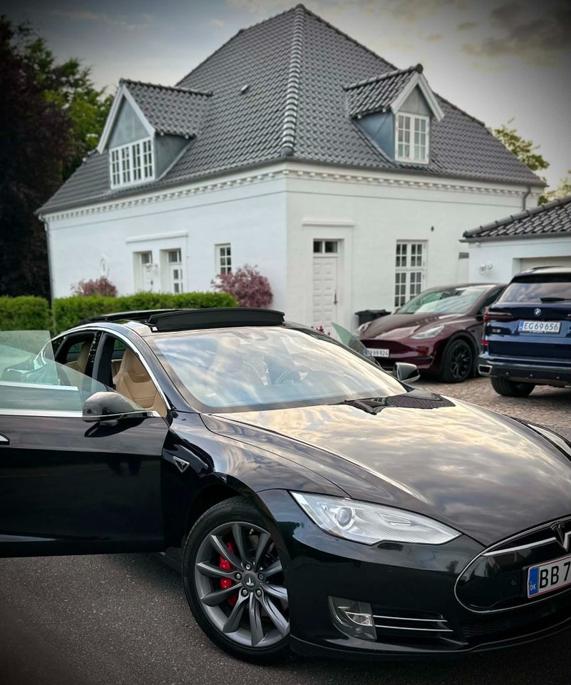 Tesla Model S P90D 5d