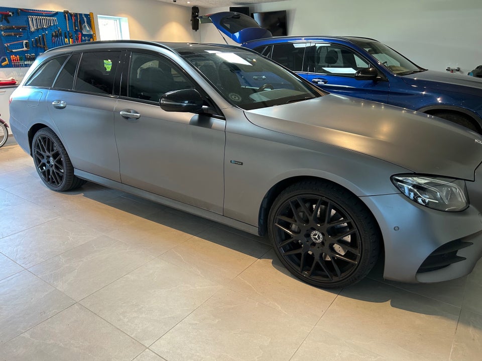 Mercedes E300 de 2,0 AMG Line Night Edition stc. aut. 5d