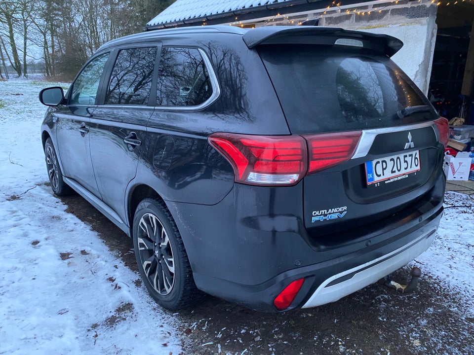 Mitsubishi Outlander 2,4 PHEV Intense CVT 4WD 5d