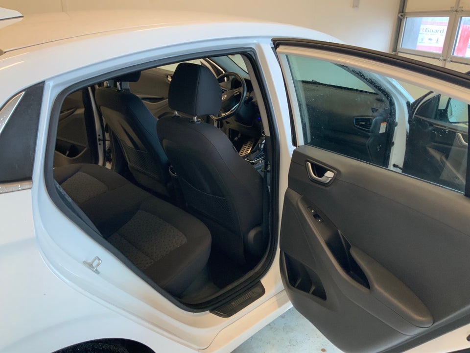 Hyundai Ioniq 1,6 PHEV Premium DCT 5d