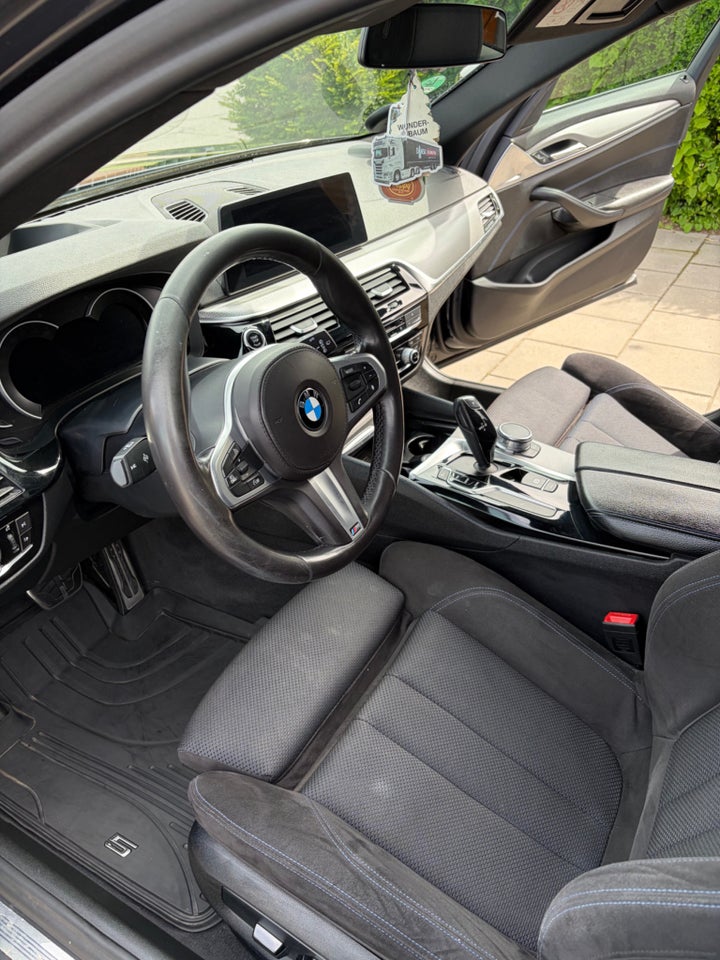 BMW 530d 3,0 Touring M-Sport aut. 5d