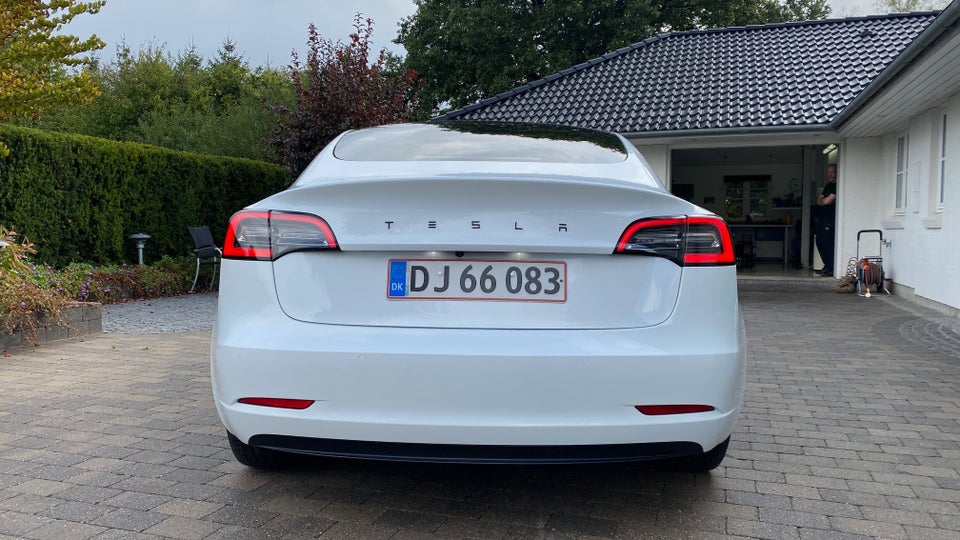 Tesla Model 3 Standard Range+ RWD 4d