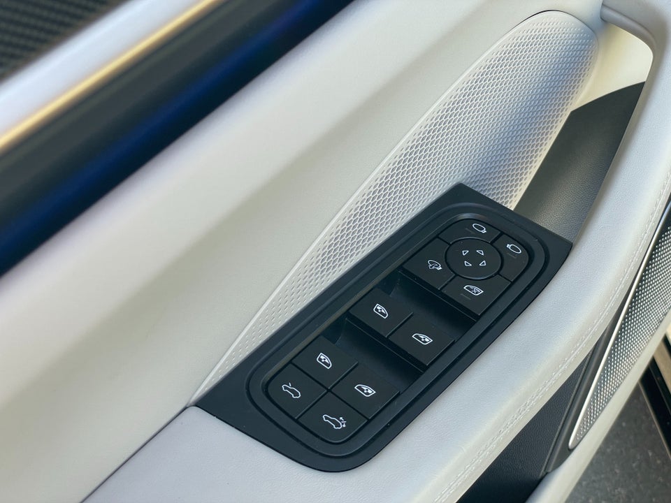 Porsche Macan Turbo 5d