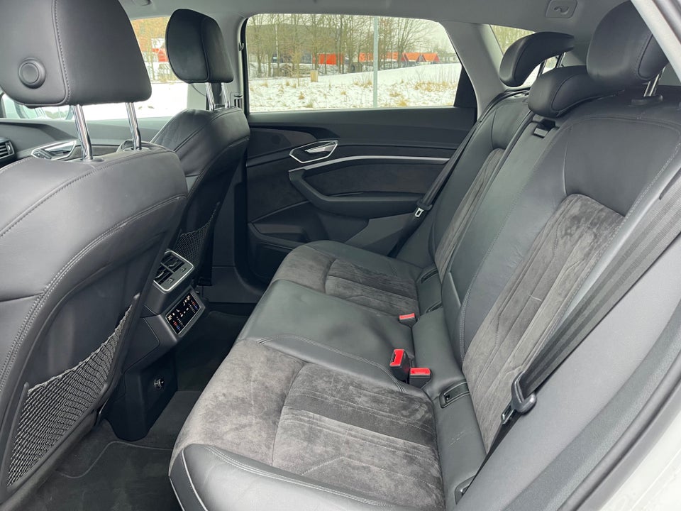 Audi e-tron 50 quattro 5d