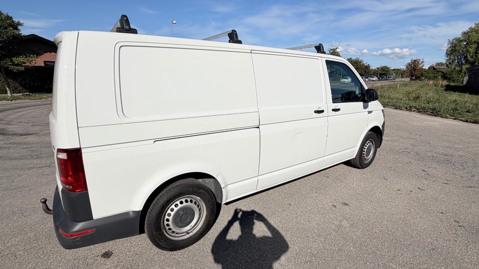 VW Transporter 2,0 TDi 102 Kassevogn lang