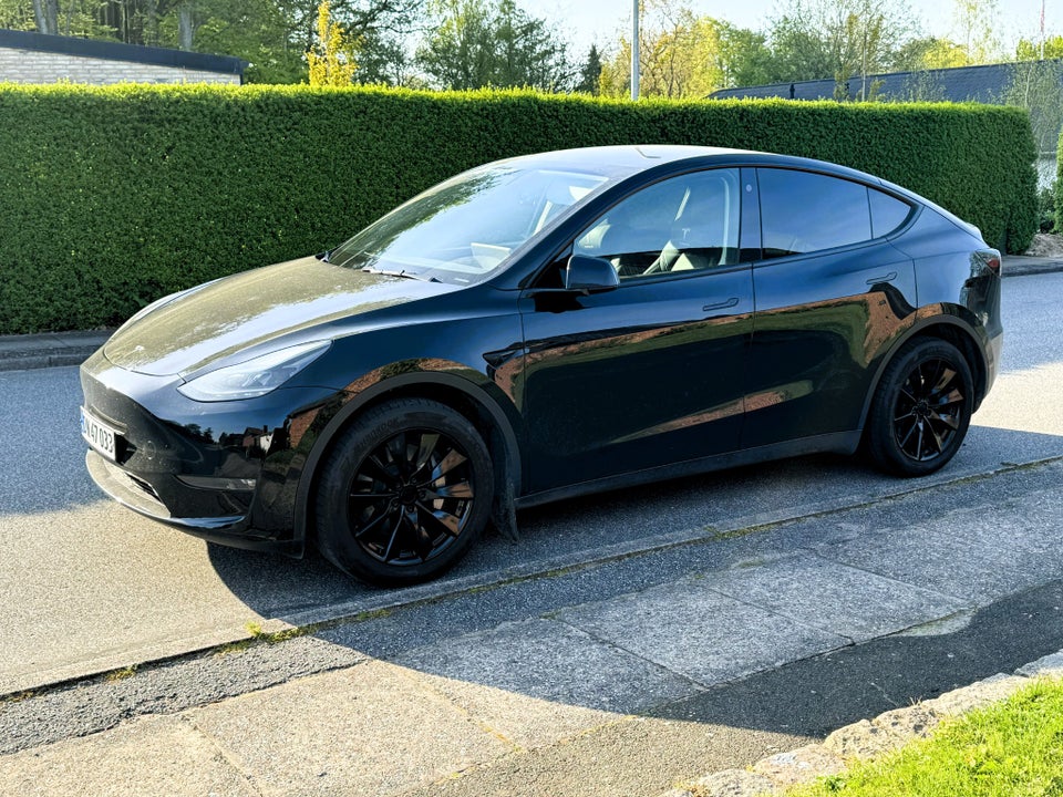 Tesla Model Y Long Range AWD 5d