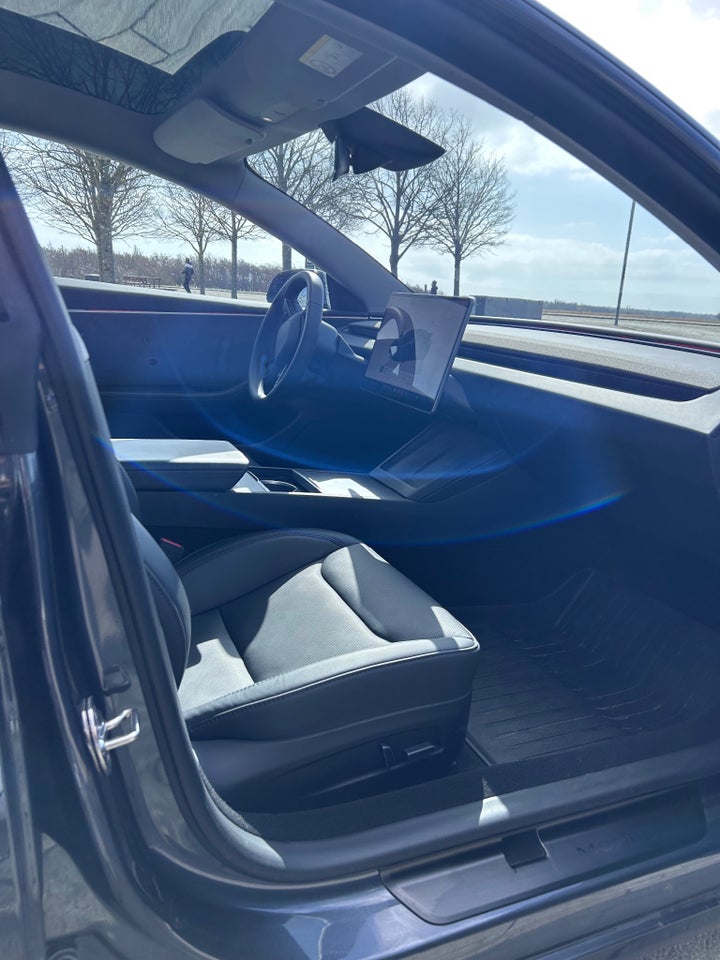 Tesla Model 3 RWD 4d