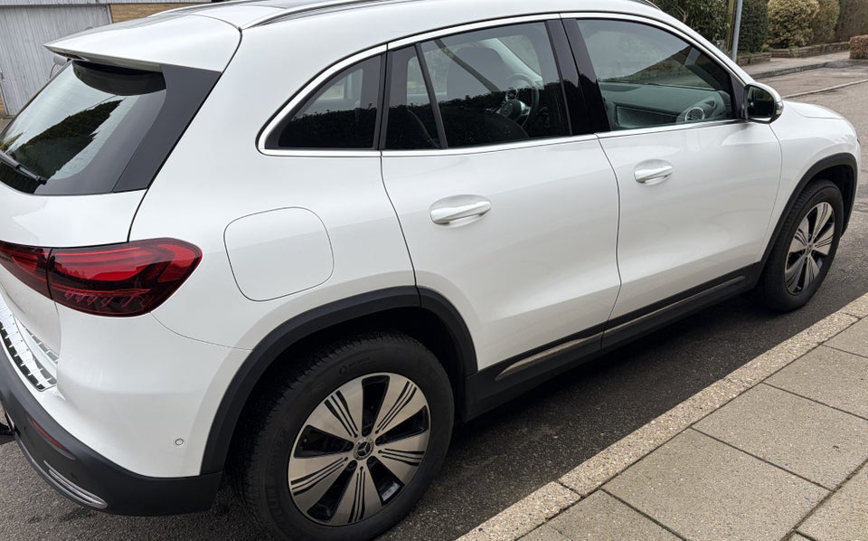 Mercedes EQA250+ Progressive Advance 5d