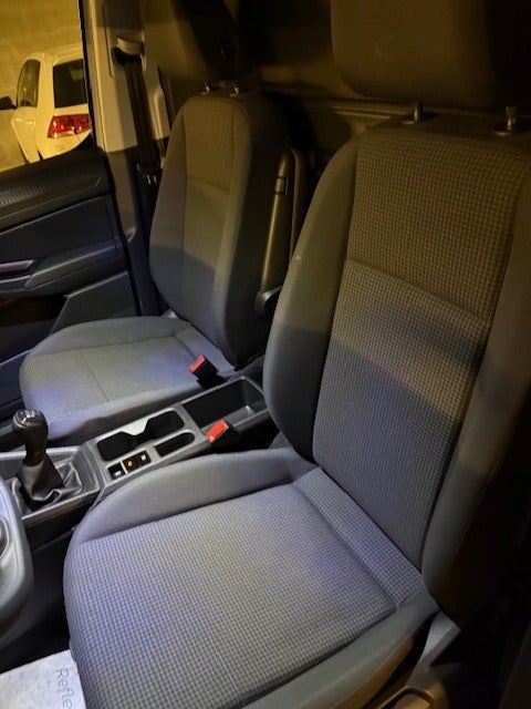 VW Caddy 2,0 TDi 102 Cargo