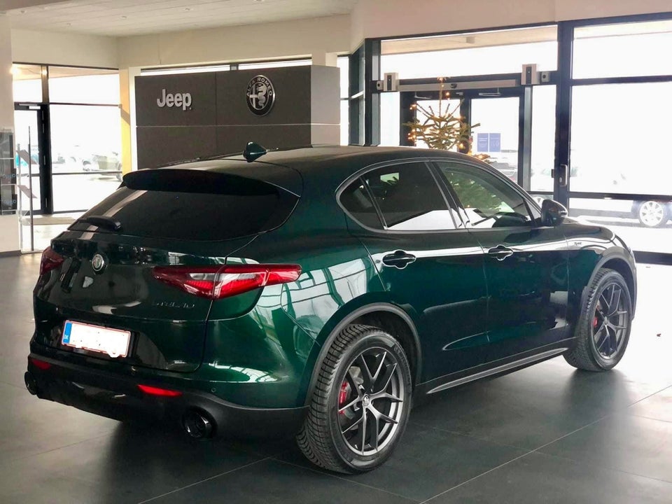 Alfa Romeo Stelvio 2,0 T 250 Sprint aut. Q4 5d