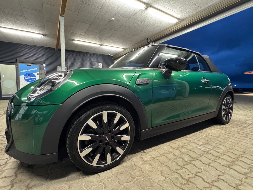 MINI Cooper S 2,0 Essential Cabriolet aut. 2d