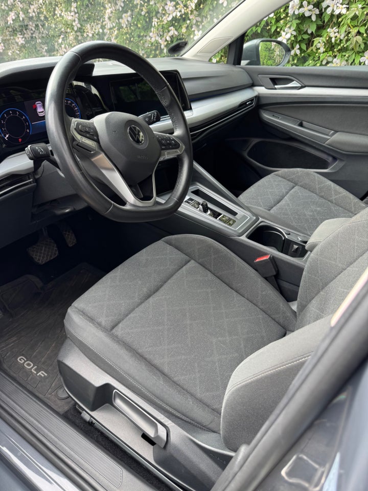 VW Golf VIII 1,5 eTSi 130 Life DSG 5d