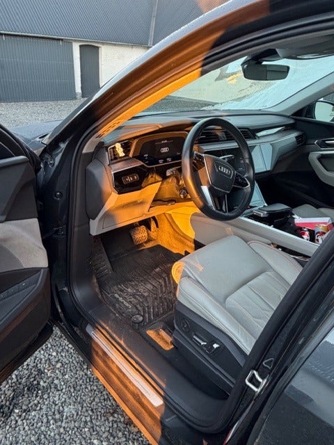 Audi e-tron 55 quattro 5d
