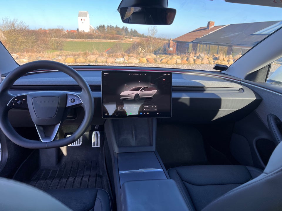Tesla Model 3 RWD 4d