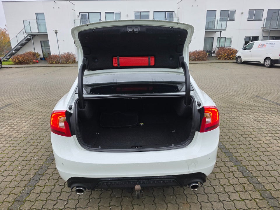 Volvo S60 2,0 D4 190 R-Design aut. 4d