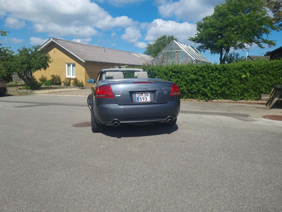 Audi A4 3,2 FSi quattro Cabriolet 2d