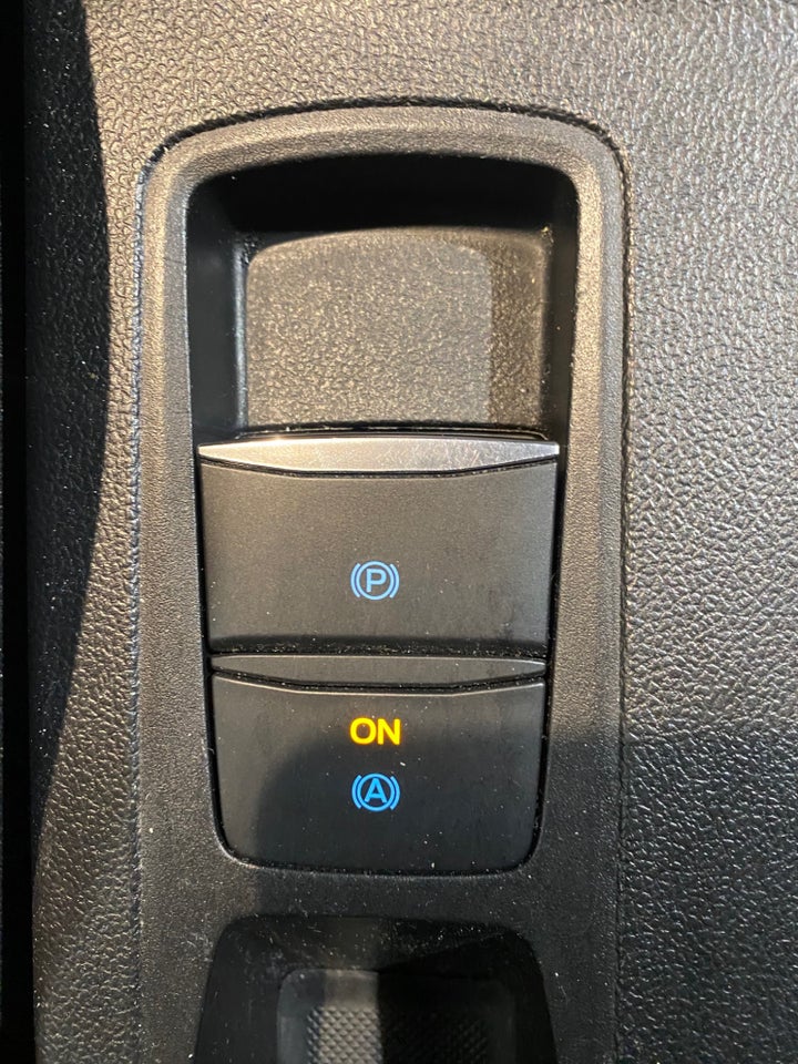 Ford Focus 1,0 EcoBoost Active stc. 5d