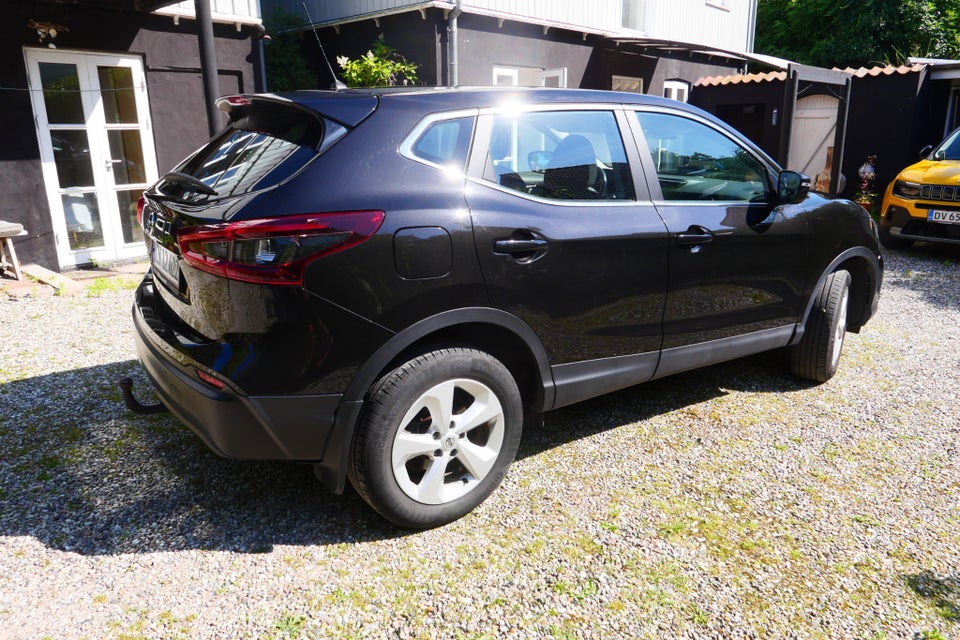 Nissan Qashqai 1,3 Dig-T 140 Acenta 5d