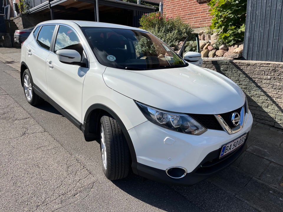 Nissan Qashqai 1,2 Dig-T 115 Acenta 5d