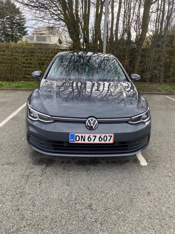 VW Golf VIII 1,5 eTSi 130 Life DSG 5d