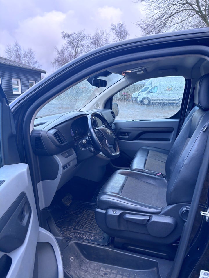 Toyota ProAce 2,0 D 122 Medium Comfort Master aut. 5d