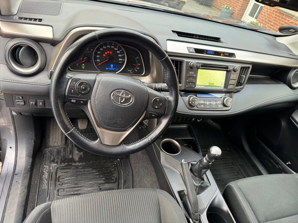 Toyota RAV4 2,0 D-4D T3 Van 5d